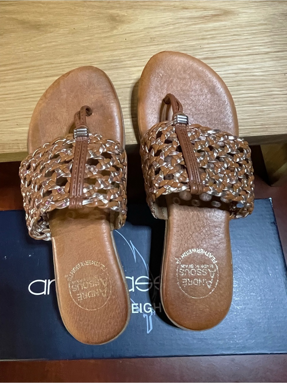 Made in Spain “ cuero “ Andre’ Assous  Featherweights / Metallic woven Straps